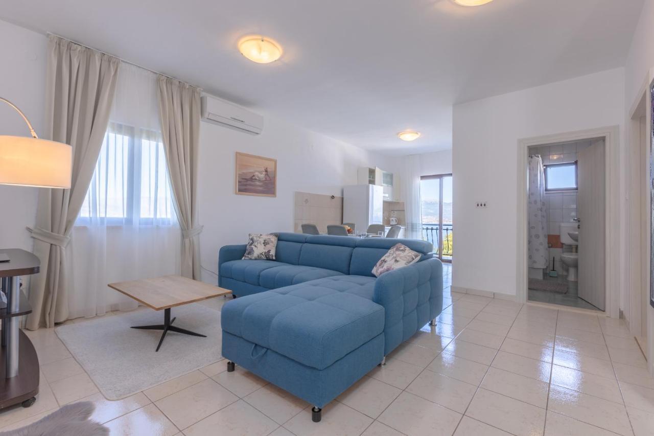 Holiday Home Insulam Mare Трогир Экстерьер фото