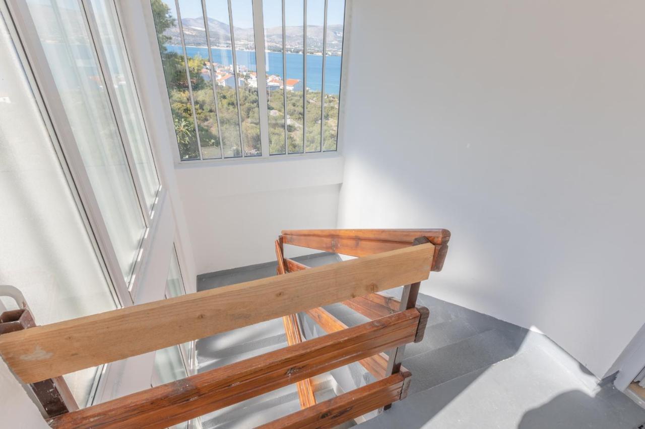 Holiday Home Insulam Mare Трогир Экстерьер фото
