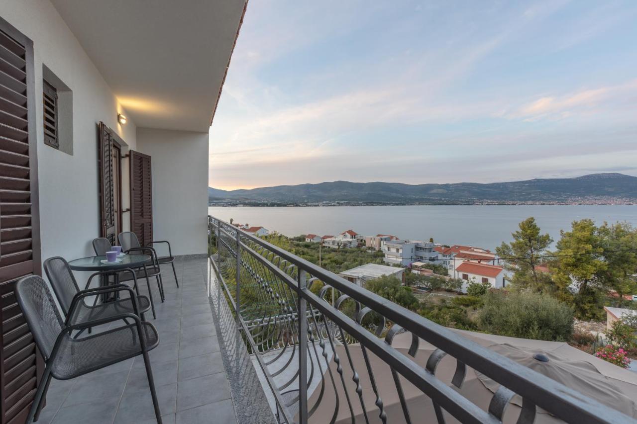 Holiday Home Insulam Mare Трогир Экстерьер фото