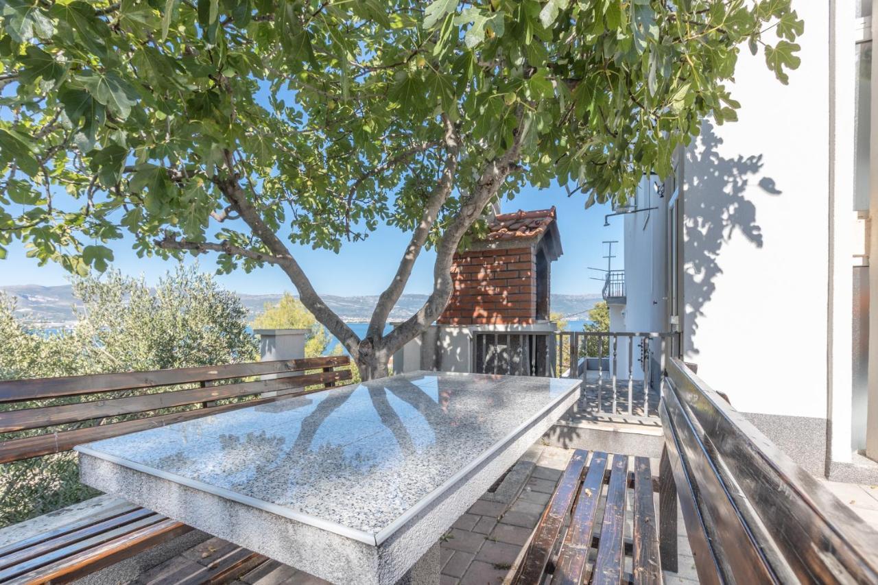 Holiday Home Insulam Mare Трогир Экстерьер фото